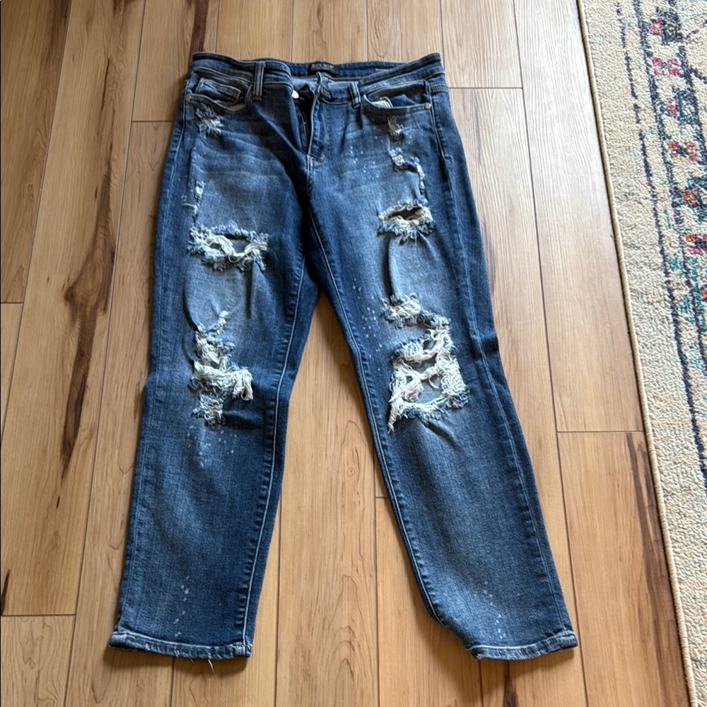 Judy Blue Distressed Blue Jeans

W1